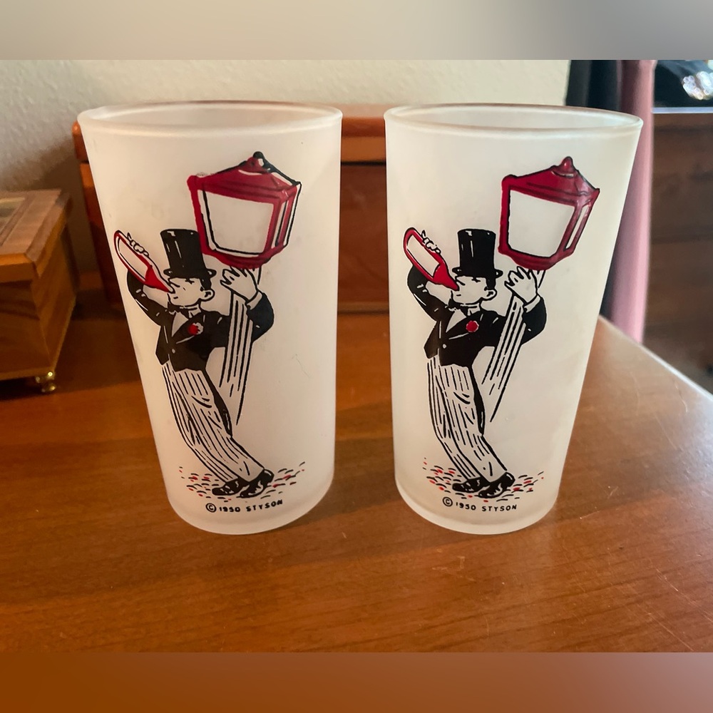 Frosted Glasses from 1950; man in Top hat drinking